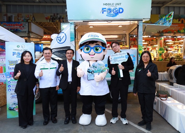 อย. ลุยตลาดสดธนบุรี ส่ง Mobile Unit ตรวจอาหารถึงชุมชน ยกระดับความปลอดภัยผู้บริโภค