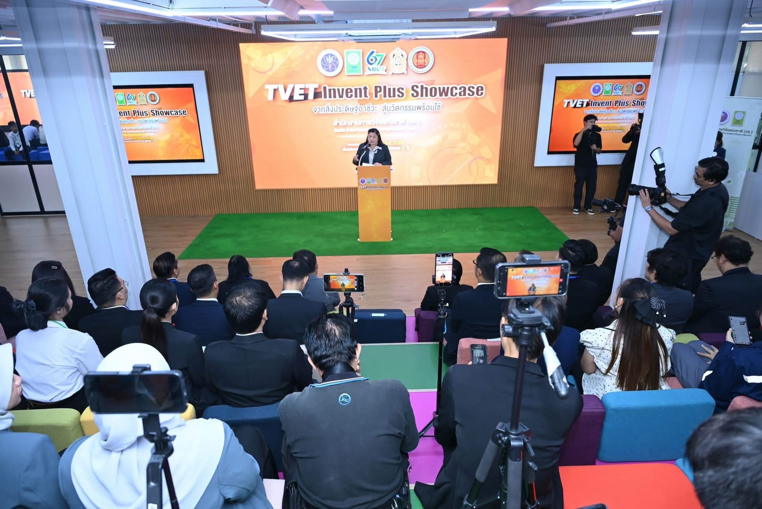 วช. ผนึก สอศ. เปิดเวที “TVET Invent Plus Showcase” ดันสิ่งประดิษฐ์อาชีวะสู่นวัตกรรมพร้อมใช้ โชว์กว่า 70 ผลงาน ในงาน NRCT FORUM 2026